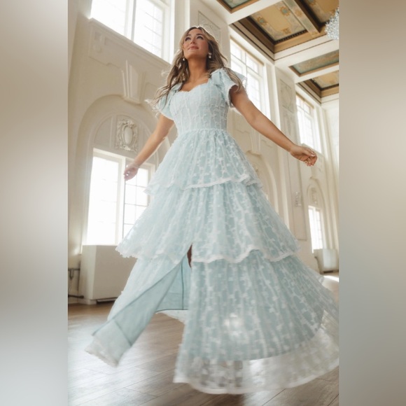 Ivy City Co Dresses & Skirts - Ivy City Co. Annabelle Dress